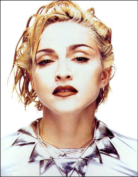  Madonna Large Photo 5