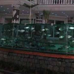 رجل أعمال تركي استبدل سور بيته بحوض سمك ليبدو بهذا الشكل الجميل