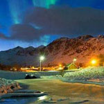 شفق القطبي أو باللاتينية aurora بالقرب من إيجم _النرويج .
