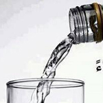 يبقى الماء ماء سواء قدمته في أكواب من الذهب