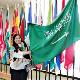 كل الاحترام: فتاة سعودية مصابة بمتلازمة (داون) تصل منصة الأمم المتحدة!