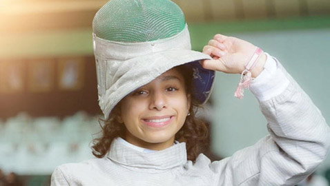 رغم صغر سنها: المبارزة السعودية (الحسناء الحماد) ربحت بطولات عالمية