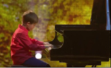 عازف البيانو المبدع ابن 8 سنوات