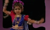 رقص هندي بإحتراف من طفلة بعمر تسع سنوات