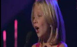 طفلة تغني الاوبرا باتقان